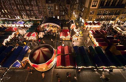 Рождественский рынок в городе Aachen (30 фото)
