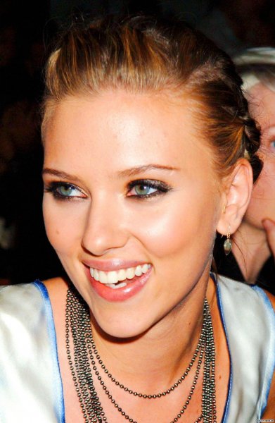 Scarlett Johansson (42 )
