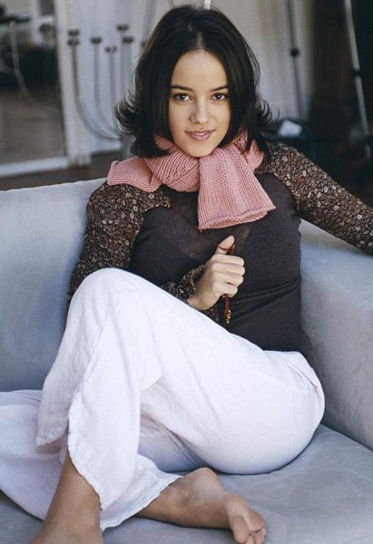  / Alizee (28 )