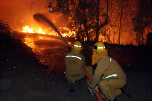 Пожары в Малибу (7 фото)