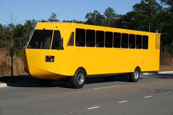 Автобус-амфибия (12 фото)