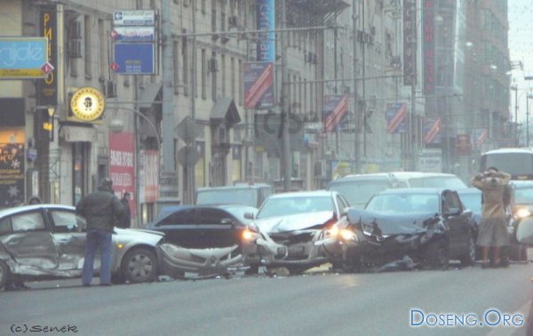 Причина вчерашней пробки на Тверской (4 фото)