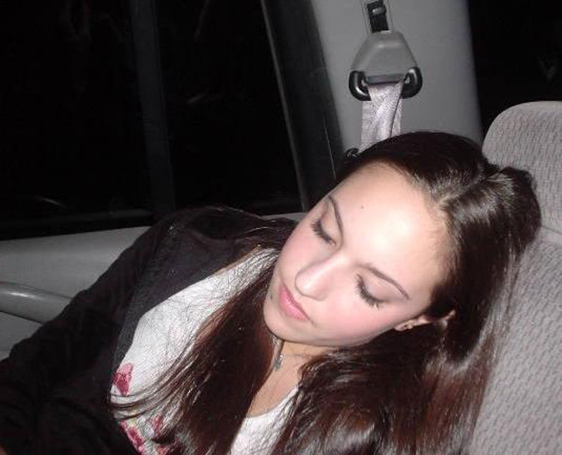 Пьяные спящие девушки фото