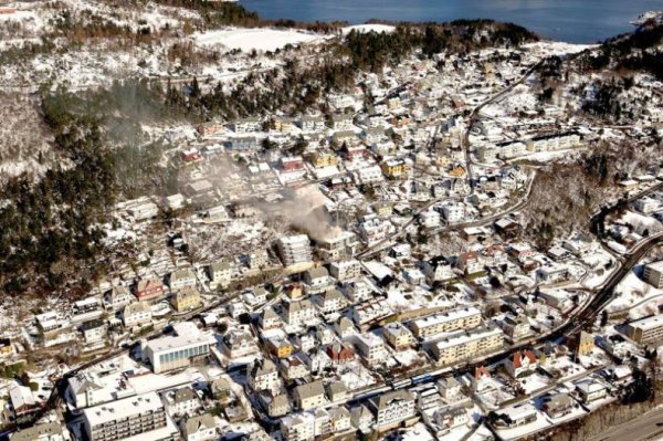 Трагедия в Норвегии (7 фото)