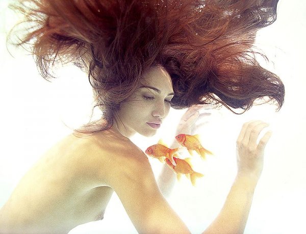 Zena Holloway (26 )