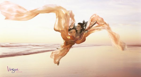 Zena Holloway (26 )