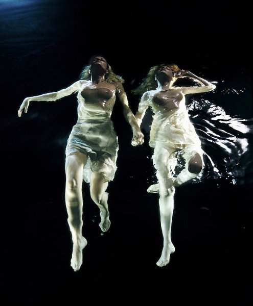 Zena Holloway (26 )