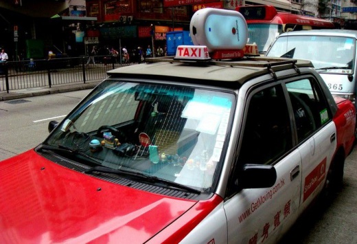 Вот такие такси ездят по Гонконгу