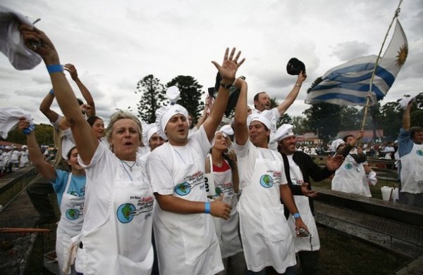 В Уругвае приготовили самое большое барбекю