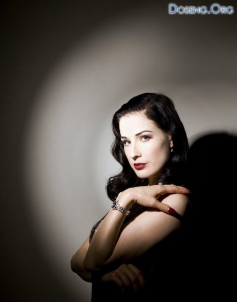 Dita Von Teese (5  HQ)