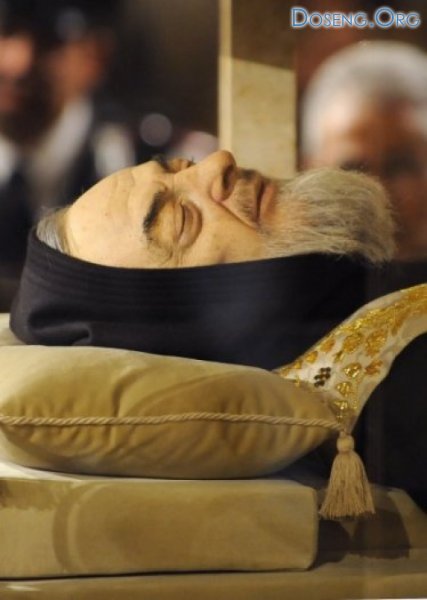 Святой Священник Пьо + тело после 40 лет все еще выглядет как живое