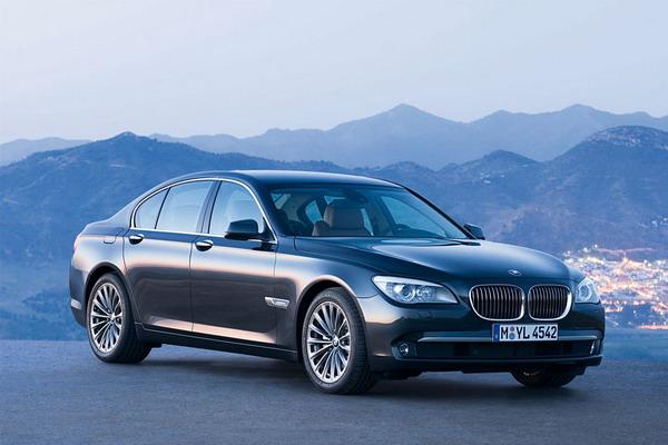      BMW 7- 