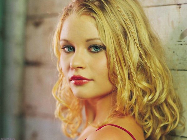 Emilie De Ravin