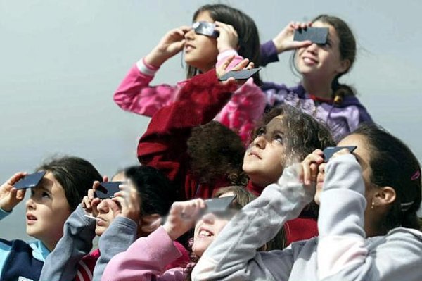Сегодня в 14.30 жители сибири увидят солнечное затмение!