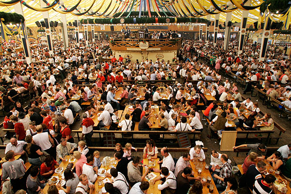 Праздник пива Октоберфест (Oktoberfest) в Мюнхене