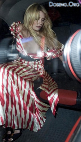     (Mischa Barton) (7 )