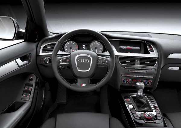 Новая Audi S4