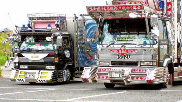 Тюнингованные японские грузовики (10 фото)