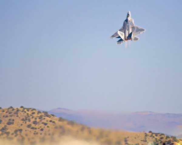 F-22 Raptor - вот это сила (8 фото)