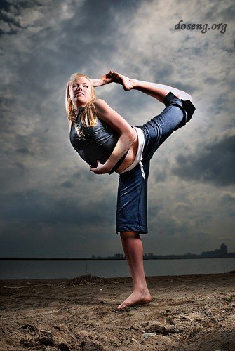 Подборка девушек-любительниц йоги.