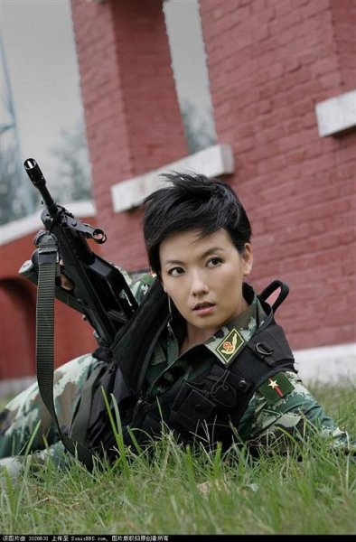 Китайские женщины-солдаты