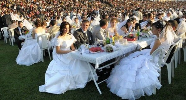 Свадьба 700 пар в Арцахе (Нагорно-Карабахская Республика) (12 фото)
