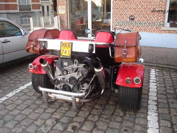 Аццкий мотоцикл (3 фото)