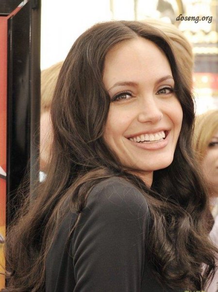 Angelina Jolie (9 )