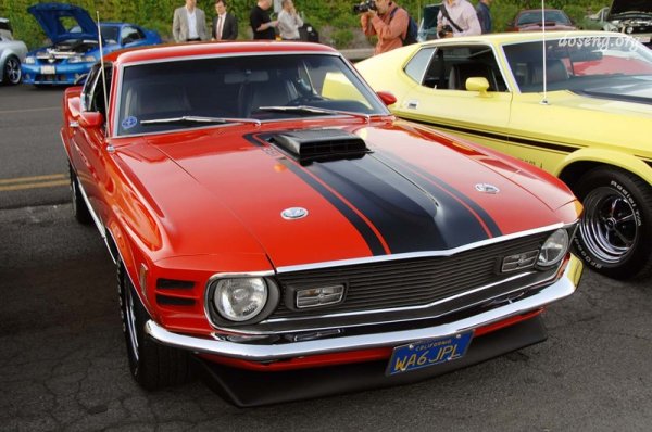 45 лет легендарному Ford Mustang (19 фото)
