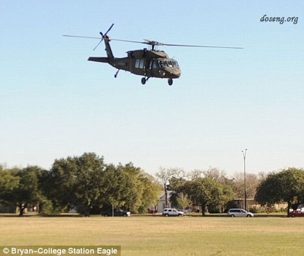 падение вертолета на территорию университета в Техасе (7 фото)