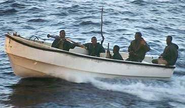 От сомалийских пиратов китайские моряки отбились пивными бутылками
