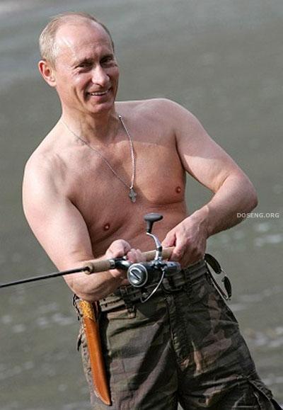Путин на рыбалке (12 фото)