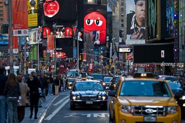 Реклама на улицах Нью-Йорка (25 фото)