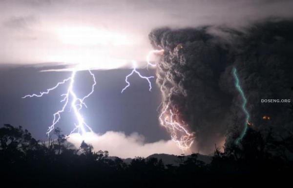Извержение вулкана в Чили (7 фото)
