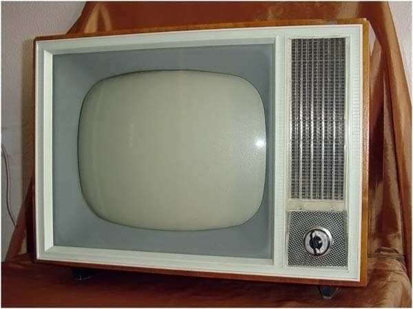 Советские телевизоры всех мастей (40 фото)