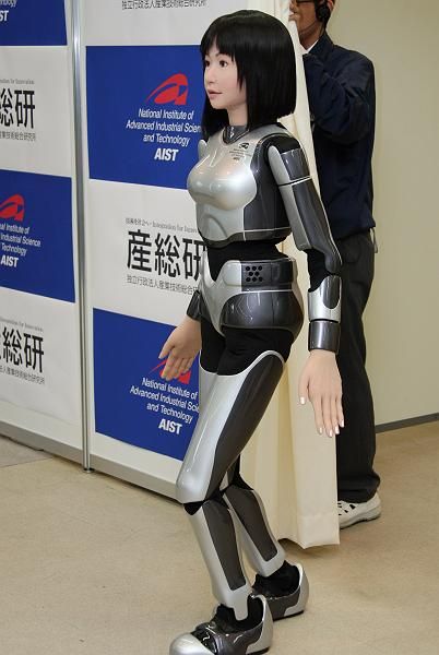 HRP-4C – робот-девушка (4 фото)