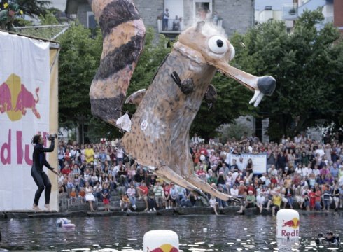 Red Bull Flugtag   (28 )