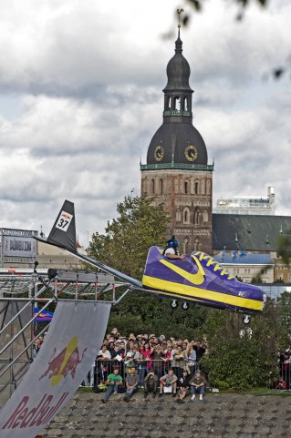 Red Bull Flugtag   (28 )