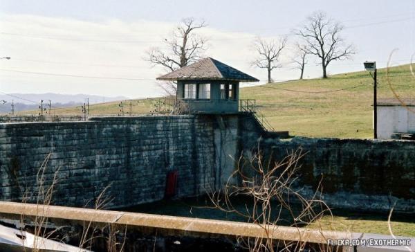 Заброшенная тюрьма штата Теннесси (38 фото)
