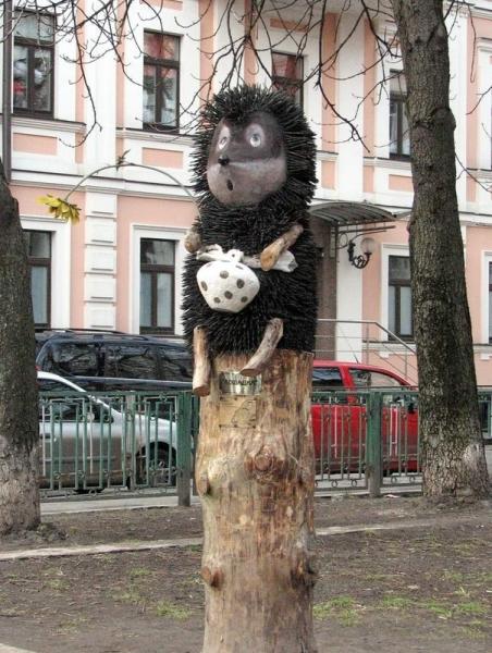 В Киеве необычные скульптуры (9 фото)