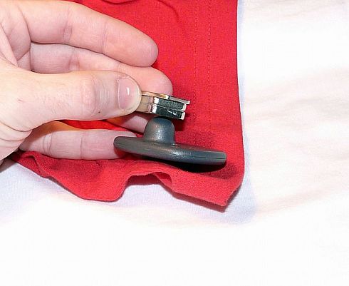Как снять магнит с одежды (14 фото)