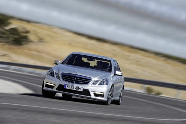 Mercedes-Benz E63 AMG 2009  (18 )