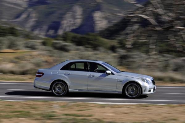 Mercedes-Benz E63 AMG 2009  (18 )