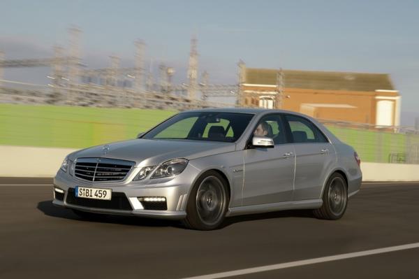 Mercedes-Benz E63 AMG 2009  (18 )