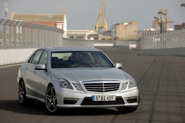 Mercedes-Benz E63 AMG 2009  (18 )