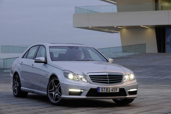 Mercedes-Benz E63 AMG 2009  (18 )