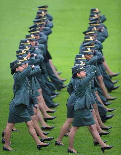 Женская армия в Колумбии (13 фото)