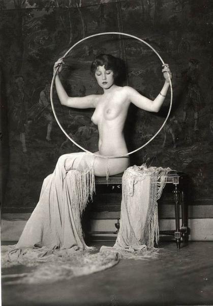 Пикантные фотосессии 1920-х годов (25 фото)