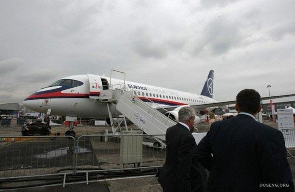  Sukhoi Superjet 100 (6 )