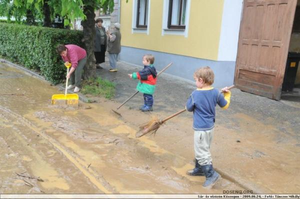 Наводнение в Венгрии (25 фото)